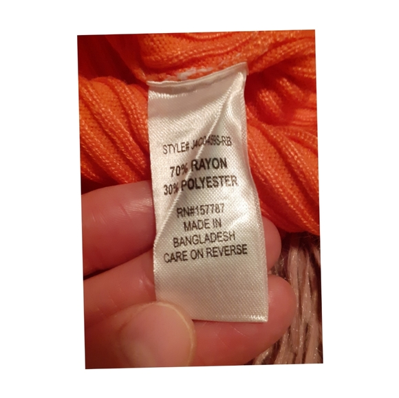 💗NWT Sweater Tank - Picture 3 of 3